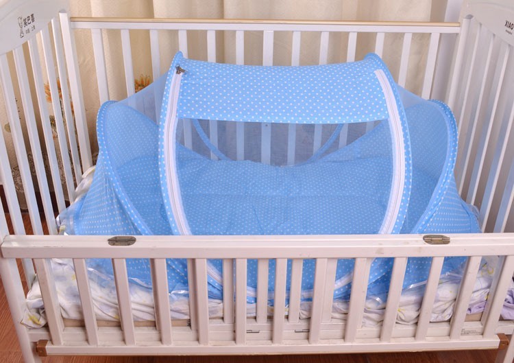 Foldable Baby Bed Net with Pillow – 2-Piece Set: Comfort and Protection for Your Little One